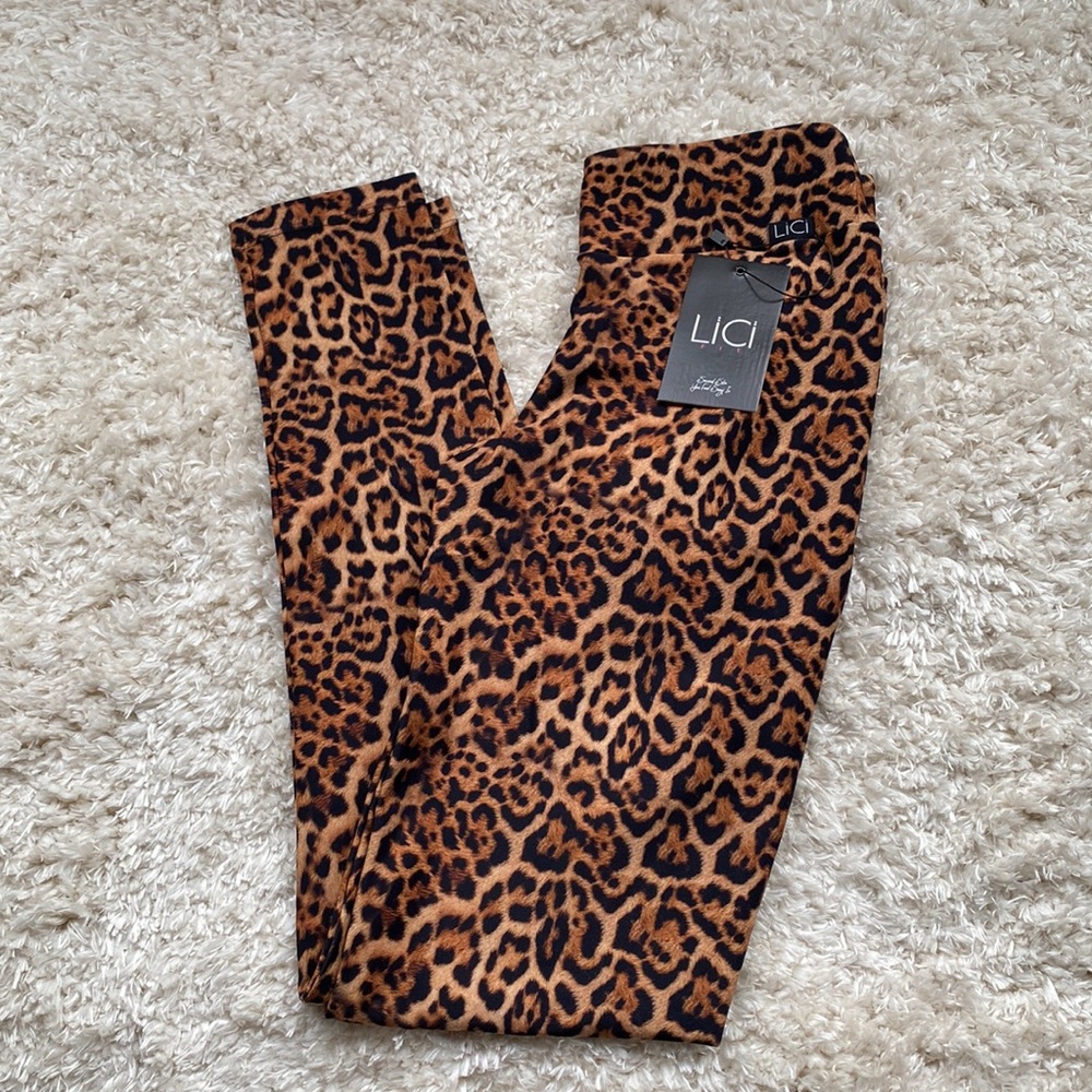 Cheetah High Waist Scrunch Leggings - M
